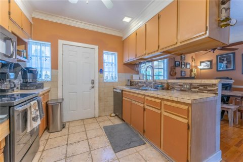 Casa en venta en Miami, Florida, 3 dormitorios, 122.63 m2 № 1983807 - foto 15