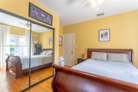 Casa en venta en Miami, Florida, 3 dormitorios, 122.63 m2 № 1983807 - foto 18