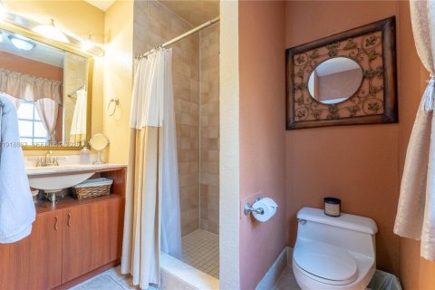 Casa en venta en Miami, Florida, 3 dormitorios, 122.63 m2 № 1983807 - foto 21