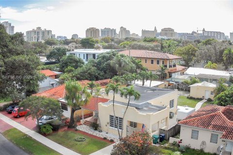 Casa en venta en Miami, Florida, 3 dormitorios, 122.63 m2 № 1983807 - foto 2