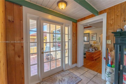 Casa en venta en Miami, Florida, 3 dormitorios, 122.63 m2 № 1983807 - foto 4