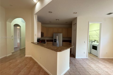 House in Boynton Beach, Florida 3 bedrooms, 160.44 sq.m. № 1945210 - photo 18