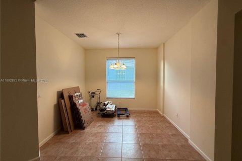 House in Boynton Beach, Florida 3 bedrooms, 160.44 sq.m. № 1945210 - photo 17