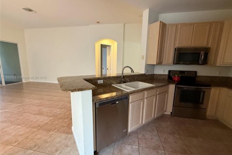House in Boynton Beach, Florida 3 bedrooms, 160.44 sq.m. № 1945210 - photo 19