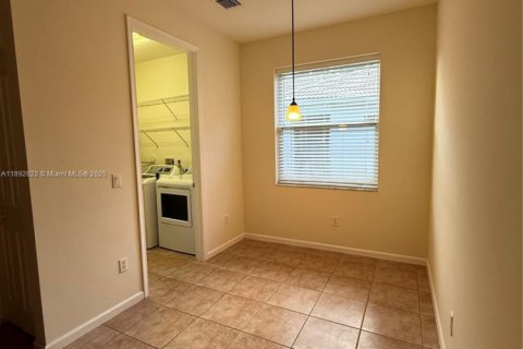 House in Boynton Beach, Florida 3 bedrooms, 160.44 sq.m. № 1945210 - photo 23