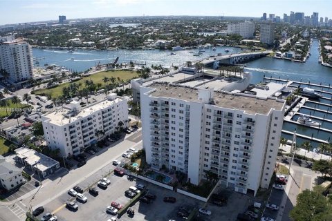 Снять в аренду кондоминиум в Форт-Лодердейл, Флорида 1 спальня, 60.11м2, № 1958557 - фото 16