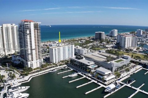 Снять в аренду кондоминиум в Форт-Лодердейл, Флорида 1 спальня, 60.11м2, № 1958557 - фото 9