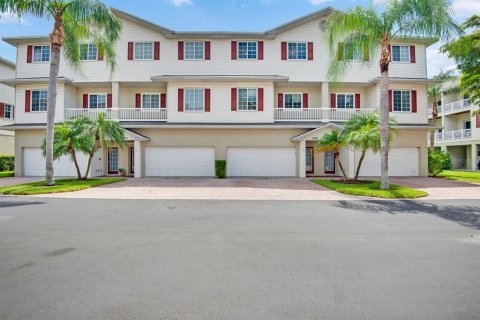 Townhouse in Palmetto, Florida 4 bedrooms, 241.92 sq.m. № 2266655