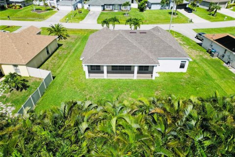 Casa en venta en Cape Coral, Florida, 4 dormitorios, 181.16 m2 № 1806699 - foto 6