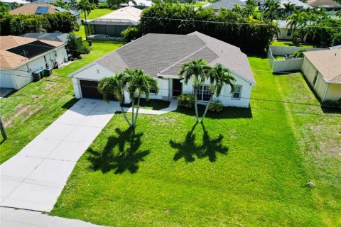 Casa en venta en Cape Coral, Florida, 4 dormitorios, 181.16 m2 № 1806699 - foto 4