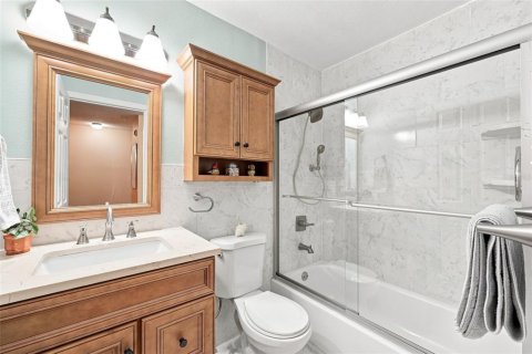 Townhouse in Dunedin, Florida 3 bedrooms, 141.95 sq.m. № 2308825 - photo 26