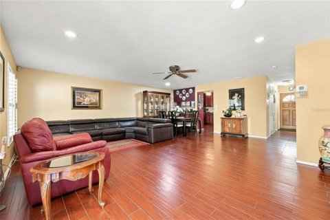 Townhouse in Dunedin, Florida 3 bedrooms, 141.95 sq.m. № 2308825 - photo 9