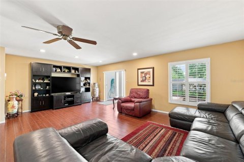 Townhouse in Dunedin, Florida 3 bedrooms, 141.95 sq.m. № 2308825 - photo 4