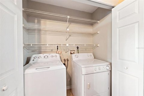 Townhouse in Dunedin, Florida 3 bedrooms, 141.95 sq.m. № 2308825 - photo 29