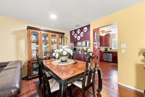 Townhouse in Dunedin, Florida 3 bedrooms, 141.95 sq.m. № 2308825 - photo 11