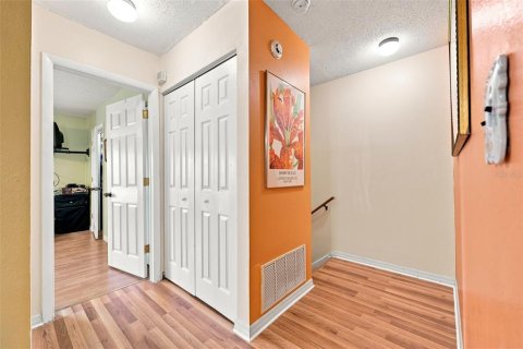 Townhouse in Dunedin, Florida 3 bedrooms, 141.95 sq.m. № 2308825 - photo 19
