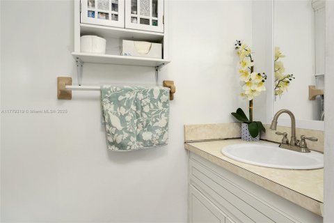 Купить таунхаус в Суитуотер, Флорида 3 спальни, 87.05м2, № 1941173 - фото 15