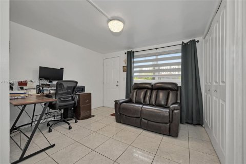 Купить таунхаус в Суитуотер, Флорида 3 спальни, 87.05м2, № 1941173 - фото 12