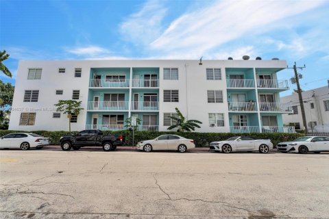 Condominio en venta en Miami Beach, Florida, 1 dormitorio, 65.03 m2 № 1956503 - foto 19