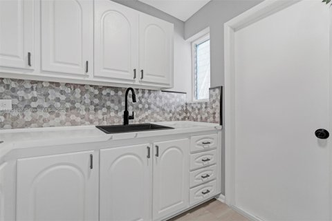 Condominio en venta en Miami Beach, Florida, 1 dormitorio, 65.03 m2 № 1956503 - foto 5