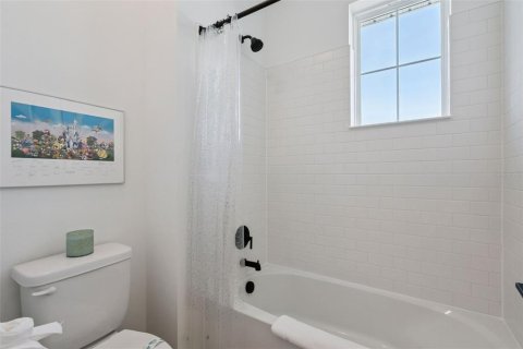 House in Winter Garden, Florida 5 bedrooms, 339.74 sq.m. № 2123849 - photo 27