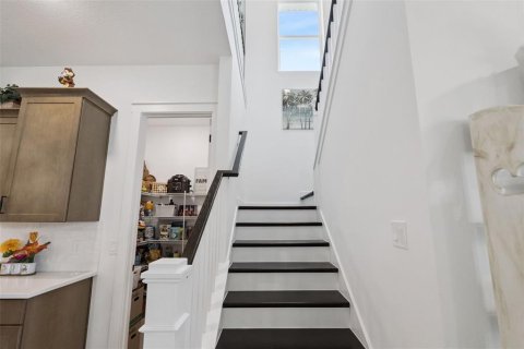 House in Winter Garden, Florida 5 bedrooms, 339.74 sq.m. № 2123849 - photo 19