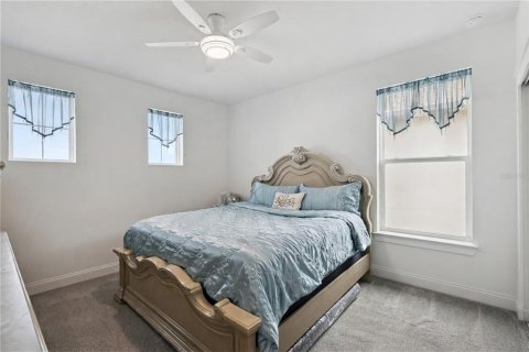 House in Winter Garden, Florida 5 bedrooms, 339.74 sq.m. № 2123849 - photo 28