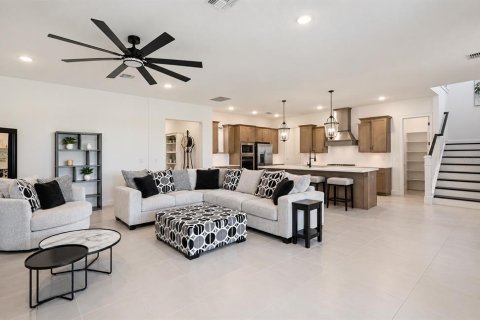 House in Winter Garden, Florida 5 bedrooms, 339.74 sq.m. № 2123849 - photo 14