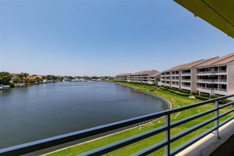 Condominio en alquiler en Saint Petersburg, Florida, 2 dormitorios, 131.46 m2 № 1849785 - foto 28