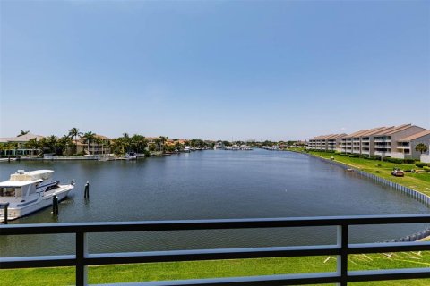 Condominio en alquiler en Saint Petersburg, Florida, 2 dormitorios, 131.46 m2 № 1849785 - foto 25