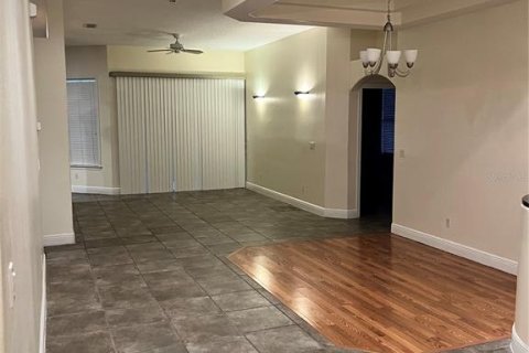 Casa en venta en Apopka, Florida, 5 dormitorios, 285.77 m2 № 2219573 - foto 11