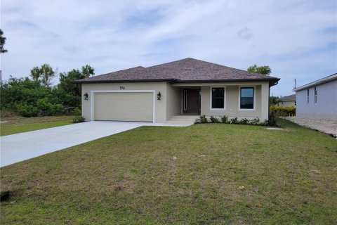 House in Rotonda, Florida 3 bedrooms, 162.76 sq.m. № 1042614 - photo 1