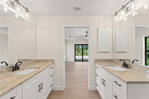 House in Rotonda, Florida 3 bedrooms, 162.76 sq.m. № 1042614 - photo 22