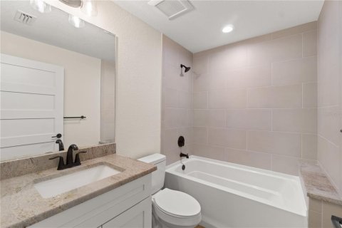 House in Rotonda, Florida 3 bedrooms, 162.76 sq.m. № 1042614 - photo 16