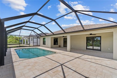 House in Rotonda, Florida 3 bedrooms, 162.76 sq.m. № 1042614 - photo 24