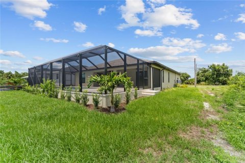 House in Rotonda, Florida 3 bedrooms, 162.76 sq.m. № 1042614 - photo 28