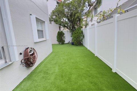 Купить виллу или дом в Холливуд, Флорида 3 спальни, 137.4м2, № 1971682 - фото 20