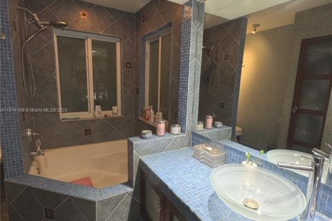 Купить виллу или дом в Холливуд, Флорида 3 спальни, 137.4м2, № 1971682 - фото 11