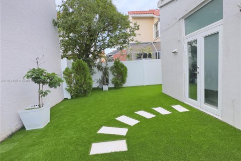 Купить виллу или дом в Холливуд, Флорида 3 спальни, 137.4м2, № 1971682 - фото 22