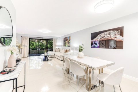 Copropriété à vendre à Miami, Floride: 2 chambres, 119.57 m2 № 2041850 - photo 20