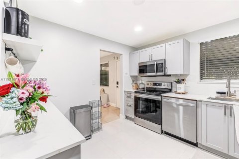 Copropriété à vendre à Miami, Floride: 2 chambres, 119.57 m2 № 2041850 - photo 5