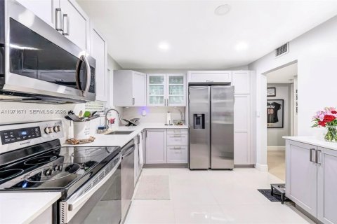 Copropriété à vendre à Miami, Floride: 2 chambres, 119.57 m2 № 2041850 - photo 3