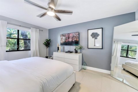 Copropriété à vendre à Miami, Floride: 2 chambres, 119.57 m2 № 2041850 - photo 14