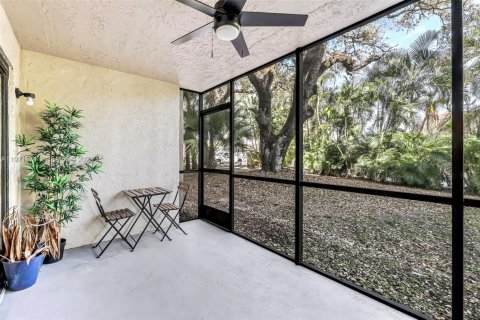 Copropriété à vendre à Miami, Floride: 2 chambres, 119.57 m2 № 2041850 - photo 6