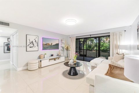 Copropriété à vendre à Miami, Floride: 2 chambres, 119.57 m2 № 2041850 - photo 2