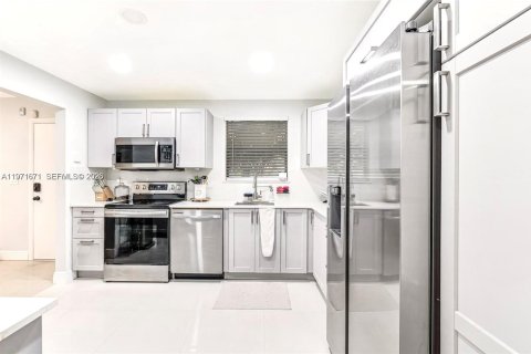 Copropriété à vendre à Miami, Floride: 2 chambres, 119.57 m2 № 2041850 - photo 4