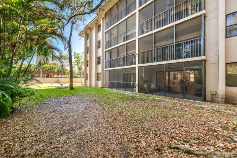 Copropriété à vendre à Miami, Floride: 2 chambres, 119.57 m2 № 2041850 - photo 8