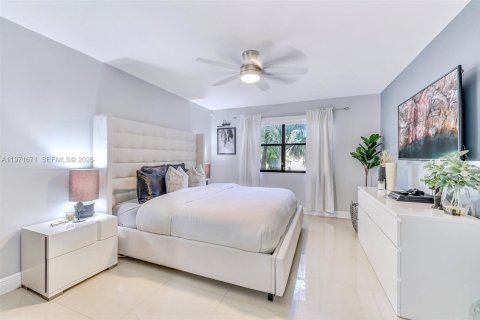 Copropriété à vendre à Miami, Floride: 2 chambres, 119.57 m2 № 2041850 - photo 13