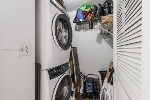 Copropriété à vendre à Miami, Floride: 2 chambres, 119.57 m2 № 2041850 - photo 26