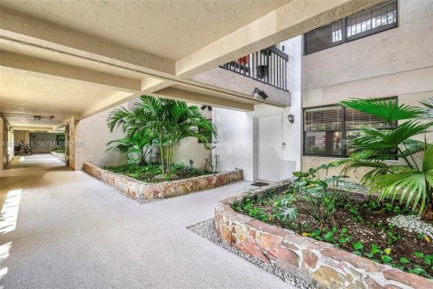 Copropriété à vendre à Miami, Floride: 2 chambres, 119.57 m2 № 2041850 - photo 28
